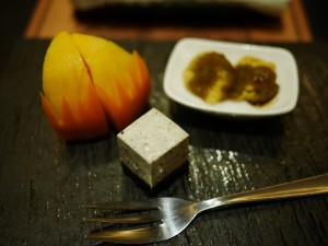 Dessert of Japanese mocha, cheese cake and fresh fruits (1024x768)